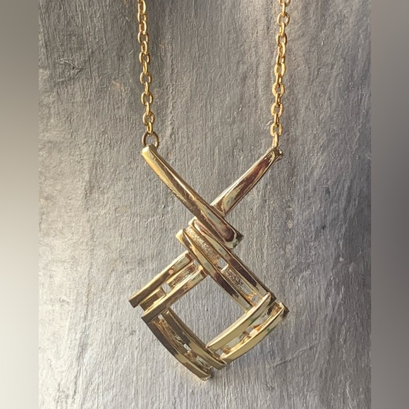 Gold Plated Geometric Diamond Shaped Necklace Woman’s Jewelry Gorgeous!! - Picture 4 of 7